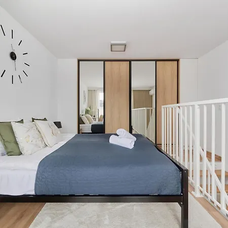 Apartmán Rent Like - Slonimskiego 2 Ii *